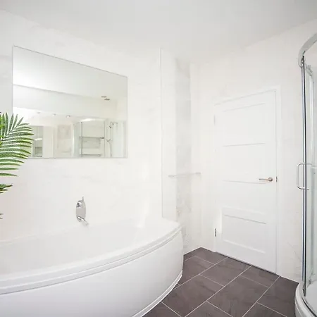 ※ Spacious Georgian Coach House & With Parking Bath Exterior photo